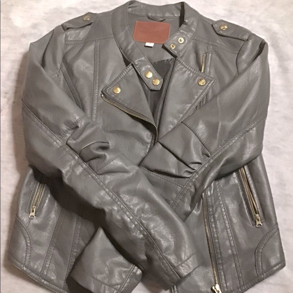 “2 miss London” faux leather coat, size small, l